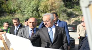Bakan Uraloğlu: Mut-Silifke Yolu'nda Heyelan Islahı ve Viyadük Çalışmaları İlerliyor