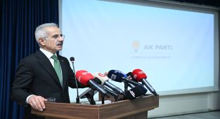 Bakan Uraloğlu Trabzon Yomra'da Gençlerin Eserlerini İnceledi