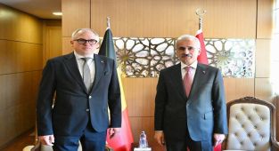 Bakan Uraloğlu ve Belçika Temsilcisi Diependaele'den Ticaret ve Ulaştırma İş Birliği Vurgusu