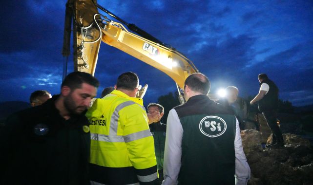 DSİ, Tokat Turhal'da Yeşilırmak'ta Makine Çalışmalarını Hızlandırdı