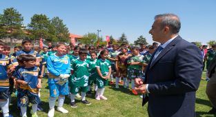 Karaman Valisi Çiçek, Kırsaldan Kente Yolculuk Futbol Turnuvasını İzledi