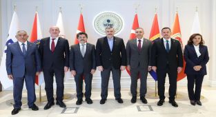 Karaman Valisi Çiçek ve Heyeti, İçişleri Bakanı Mustafa Çiftçi'yi Ziyaret Etti