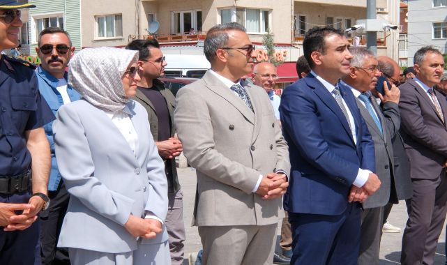 Karaman'da 749. Türk Dil Bayramı Coşkusu: Öğrenciler Meydanda Buluştu
