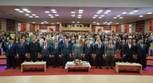 Karaman'da Dijital Çağda Türkçe Bilgi Şöleni Düzenlendi