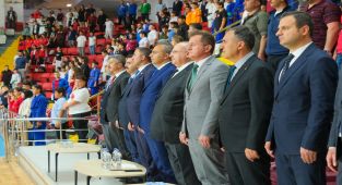 Karaman'da Minikler Judo Şampiyonası Açıldı: Vali Çiçek'ten Türkçeye Vurgu
