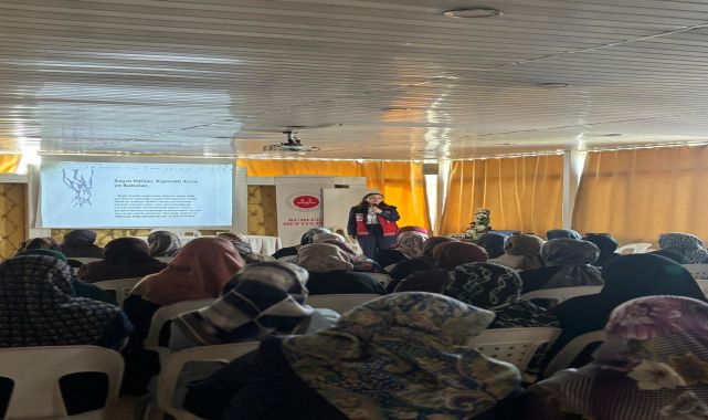 Kumluca'da Dijital Çağda Aile Olma Konulu Eğitim Verildi