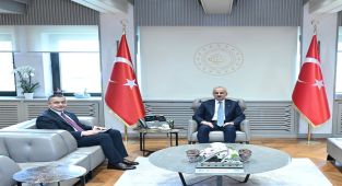 Ulaştırma Bakanı Uraloğlu, Esenyurt Belediye Başkan Vekili Aksoy ile Buluştu