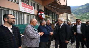 Ulaştırma ve Altyapı Bakanı Uraloğlu, Kazım Tosun'u Son Yolculuğuna Uğurladı