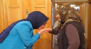 Vali Eşi Berna Çiçek Şehit Ailesini Ziyaret Etti