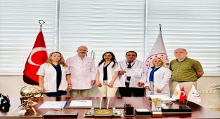 Antalya Eğitim ve Araştırma Hastanesi Hekimlerinden Bilimsel Başarı
