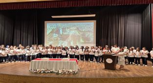 Antalya Eğitim ve Araştırma Hastanesi'nde Stajyer Öğrencilerin Mezuniyet Coşkusu