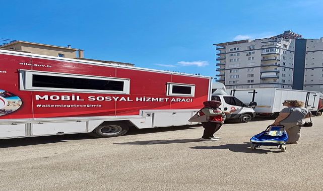 Antalya'da Mobil Sosyal Hizmet Aracı Vatandaşlarla Buluştu