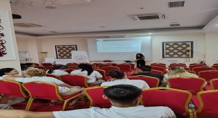 Antalya'da Sosyal Hizmet Uzmanlarından Personellere Önemli Eğitimler