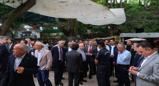 Karaman Valisi Ermenek'te Zeyve Pazarı'nı Ziyaret Etti