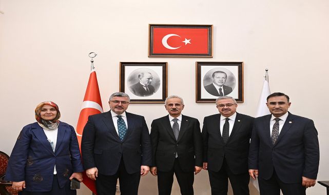 Ulaştırma Bakanı Uraloğlu Afyonkarahisar Heyetiyle TBMM'de Buluştu