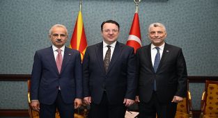 Ulaştırma Bakanı Uraloğlu, Kuzey Makedonya Heyeti ile İstanbul'da Buluştu