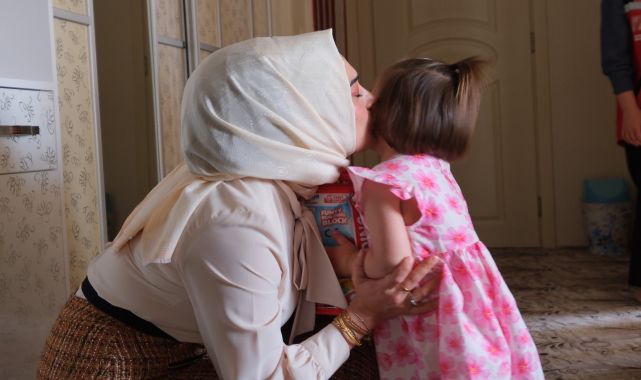 Vali Eşi Berna Çiçek'ten Koruyucu Aile Ziyareti