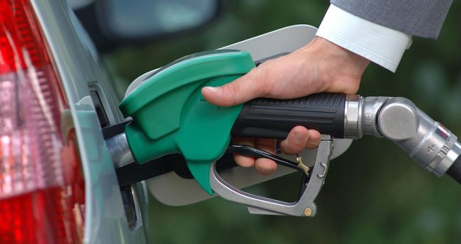 Benzin 6 Lirayı Geçerek Rekor Kırdı