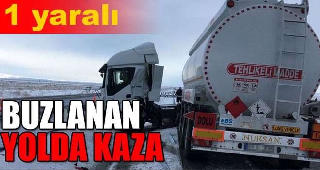 Karaman'da Buzlanan Yolda Kaza