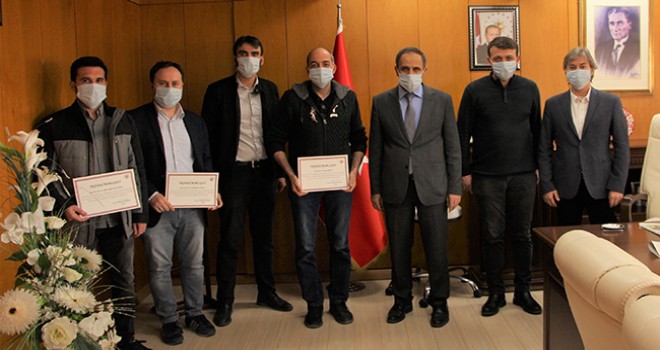 Rektör Demirdağ Teşekkür Belgesi Verdi