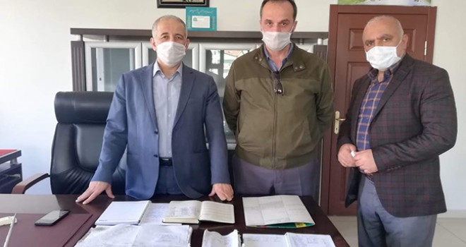 Kur'an kursu öğreticisi, 7 bakkalın veresiye defterlerindeki borçları ödedi