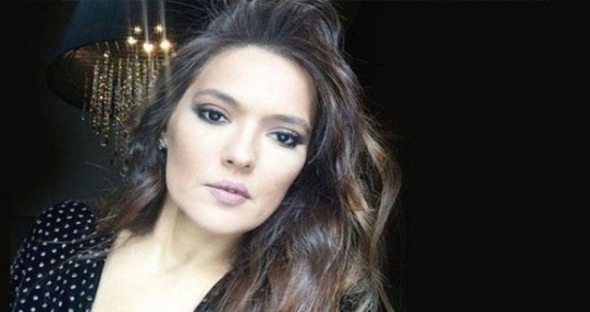 Demet Akalın Trafik Kazası Geçirdi