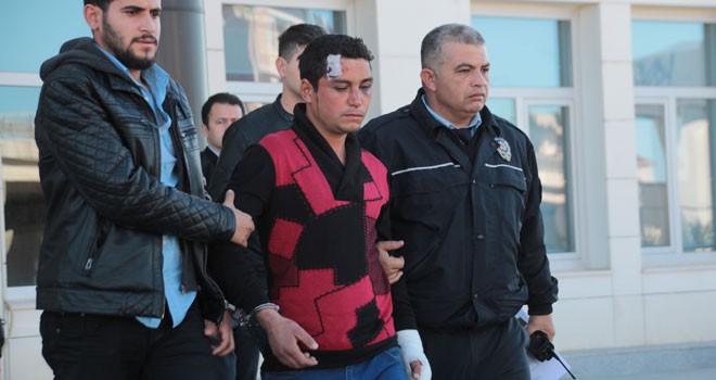 Antalya'da bıçaklı ve sopalı kavga: 1 ölü, 1 yaralı