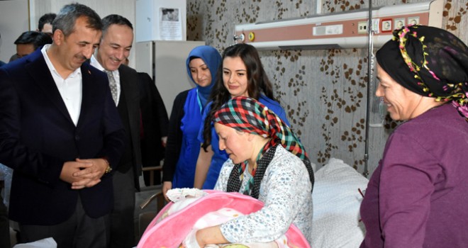 Kırıkkale ve Niğde'de yeni yılın ilk bebekleri dünyaya geldi