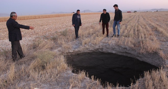 Mısır Hasadı Yapılırken Obruk Oluştu