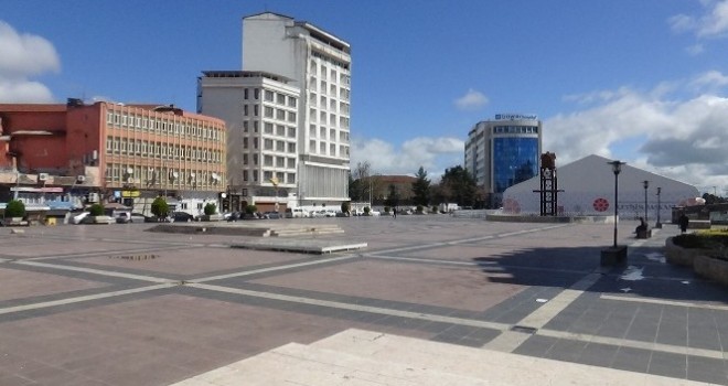 Koya'da sokağa çıkma yasağının ardından cadde ve sokaklar boş kaldı