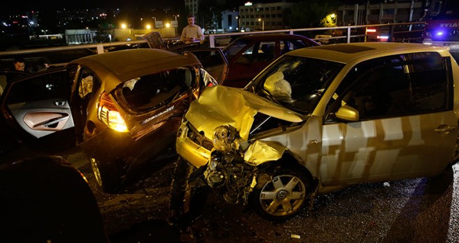 Başkentte zincirleme kazada 10 araç birbirine girdi