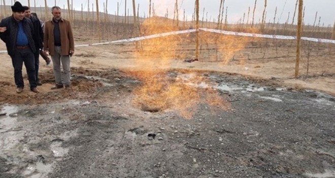 Su Ararken Gaz Çıktı