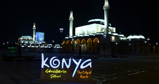 Kısıtlamasının başlamasıyla Konya'da sessizlik hakim oldu