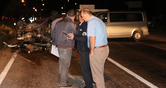 Otomobille Minibüs Çarpıştı! 1 Ölü, 9 Yaralı