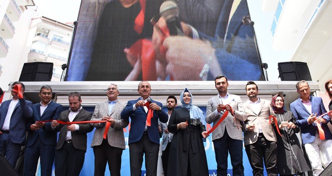 Dışişleri Bakanı Mevlüt Çavuşoğlu, Antalya'da