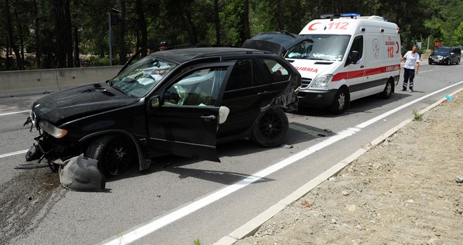 Antalya'da trafik kazası! 2 yaralı