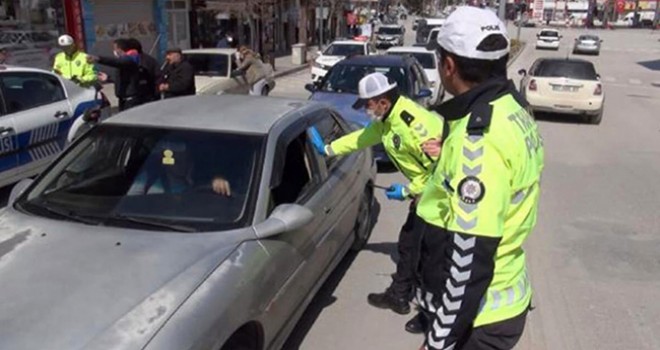 Şehirlerde Kovid-19 tedbirleri uygulanıyor