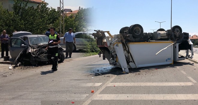 Belediyenin Çöp Kamyonu Devrildi