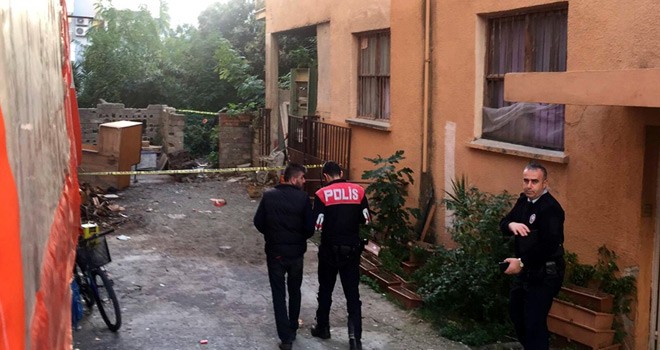 15 Yaşındaki Çocuk Bahçede Ölü Bulundu