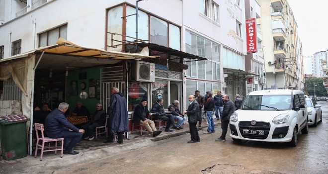 Eski ses sanatçısı kıraathanede kalp krizi sonucu öldü