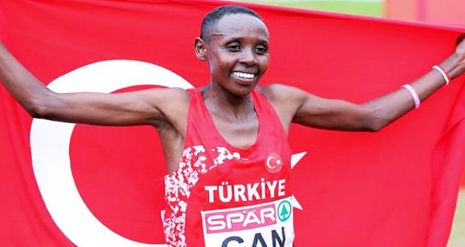 Yasemin Can'dan tarihi başarı!