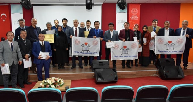 Beyaz Bayrak ve Beslenme Dostu Okullara Ödülleri Verildi