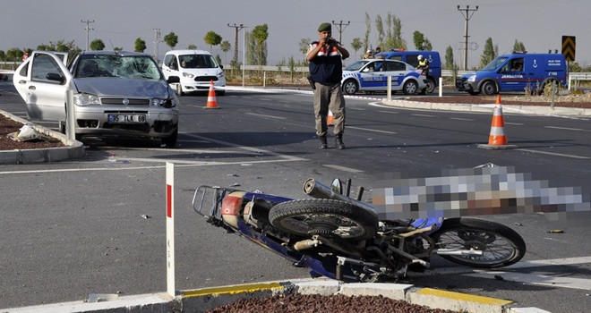Yolcu Hayatını Kaybetti Sürücü Ağır Yaralı