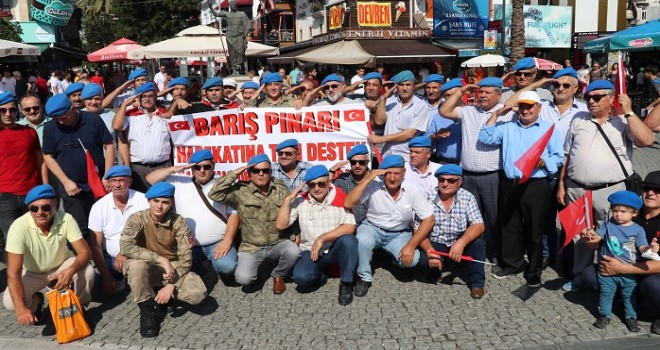 'Mavi bereliler'den Mehmetçik'e asker selamıyla destek