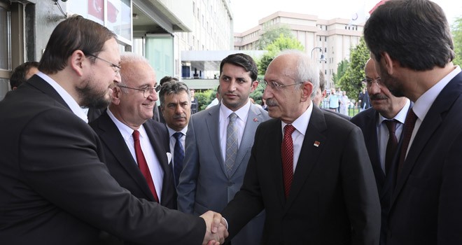 Kılıçdaroğlu' ndan Hastane Ziyareti