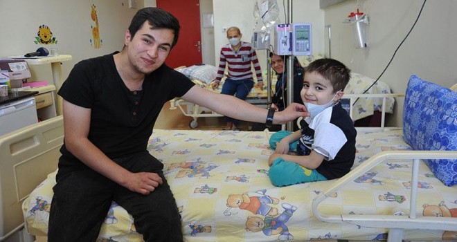 Kanseri Yendi Şimdi Hasta Çocuklara Umut Oluyor