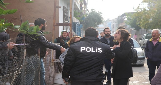 Oğluyla yaşayan kadın evinde başından darbedilmiş halde ölü bulundu