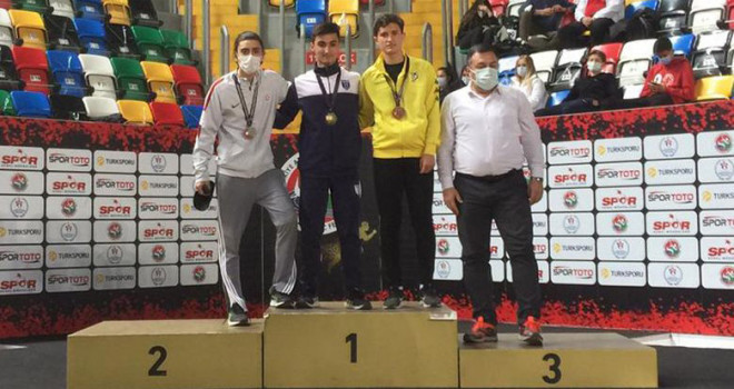 Karamanlı Atlet Koşar’dan Bronz Madalya