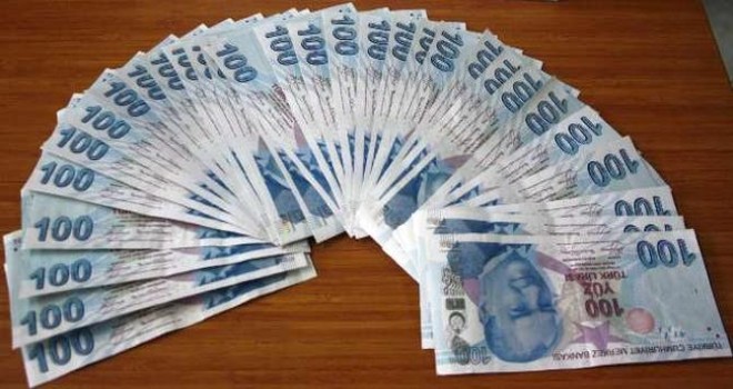 Polislerin Bulduğu 10 Bin Lira Sahibine Teslim Edildi