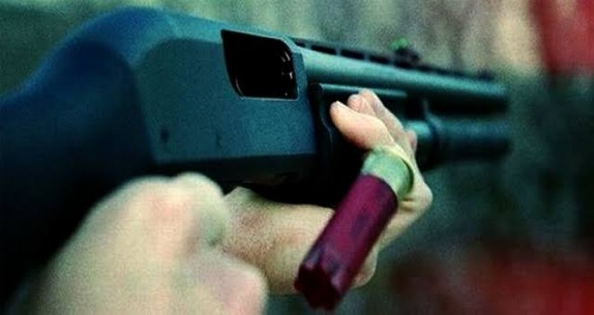 Üvey oğlu tarafından silahla vurulan kişi yaralandı